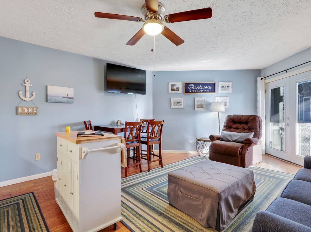 Pointes North Inn主图