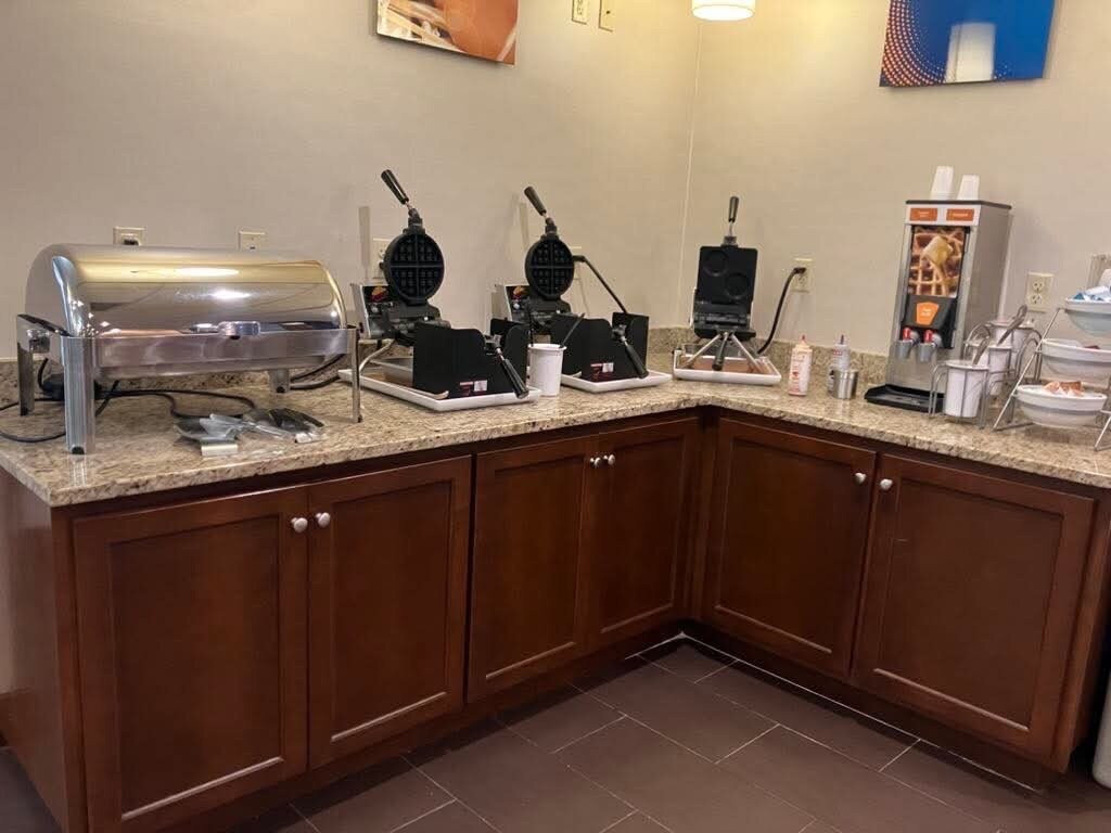 Comfort Suites Bridgeport - Clarksburg主图