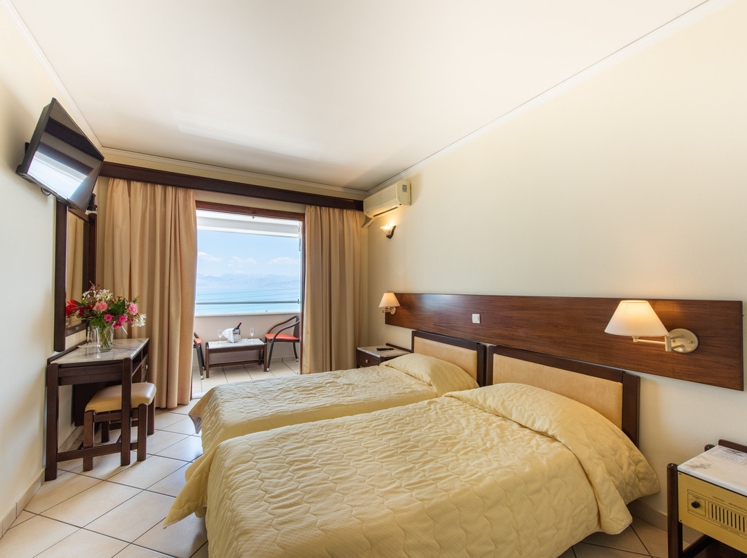 Aphrodite Beachfront Hotel主图