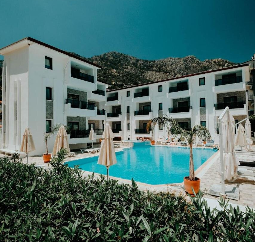 The Diplomat Apartments