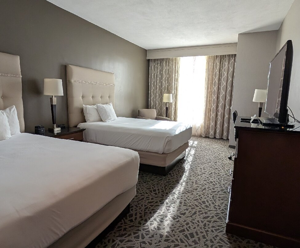 Drury Inn & Suites Cleveland Beachwood主图