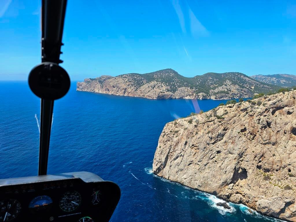 Balearic Helicopters景点图片