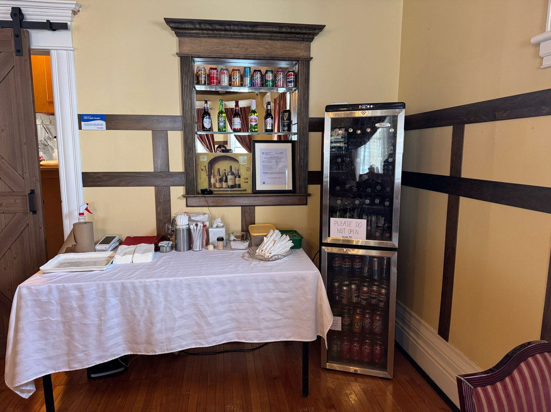 Marmora And Lake Inn B&B