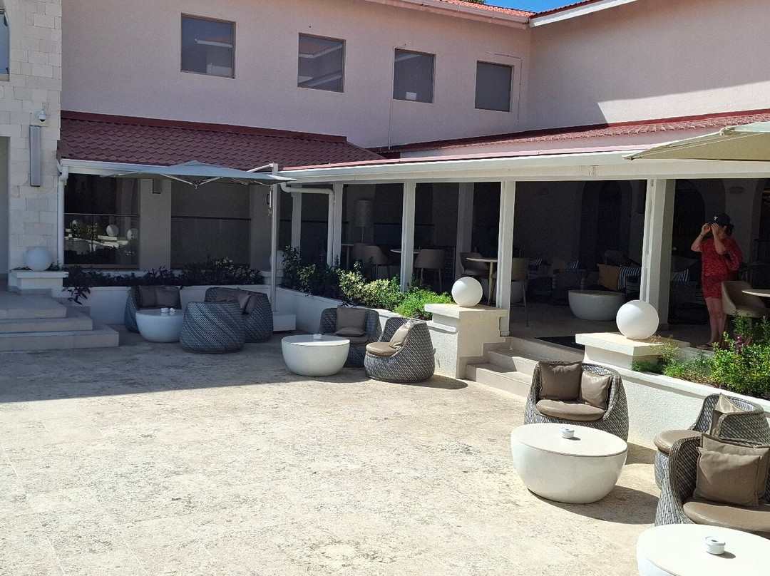 The Courtyard-Port Salines必去景点