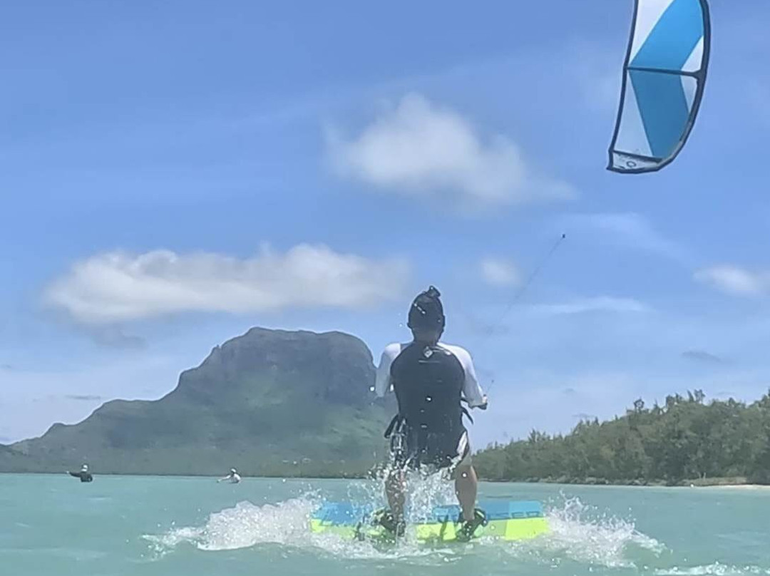 Airswitch Kitesurfing Mauritius-莫纳山必去景点