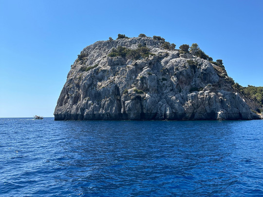 Roditis Yachting Agency | Luxury Day Charters-罗德城必去景点