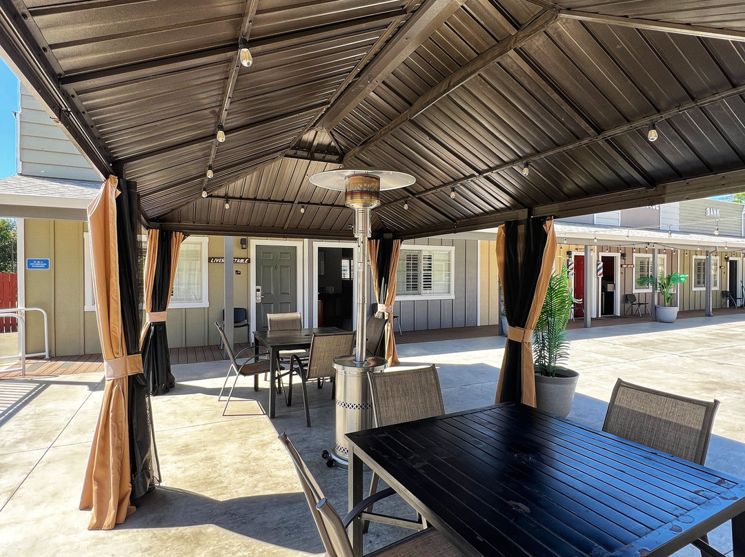 The Old West Inn主图