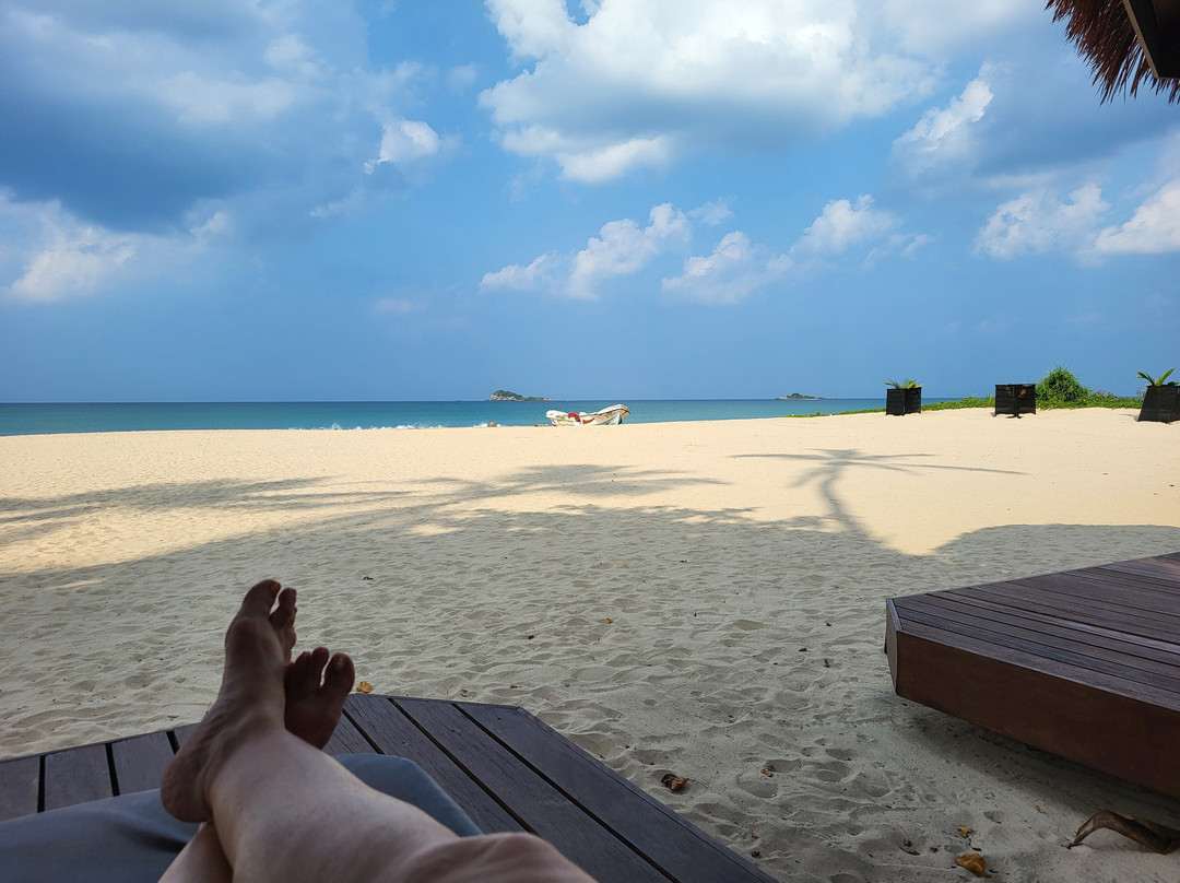 尼拉维利海滩度假酒店主图