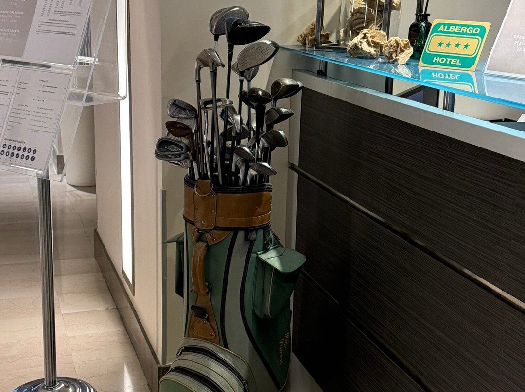 米兰高尔夫酒店主图