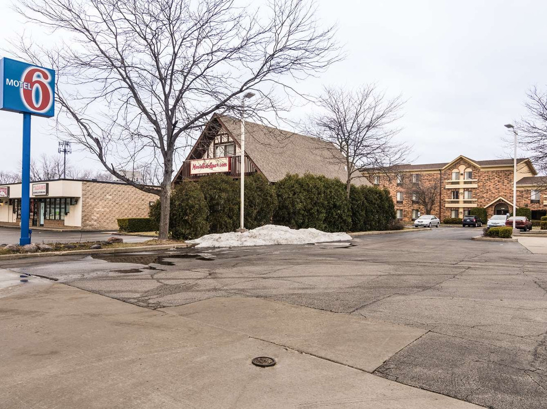 Motel 6 Libertyville