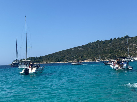 Seastorm Rental Service-特罗吉尔必去景点