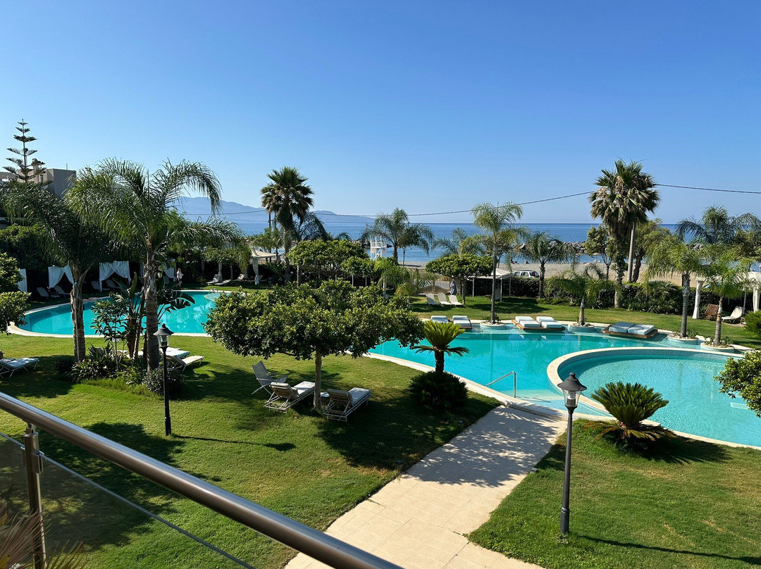 Elysian Luxury Hotel and Spa主图