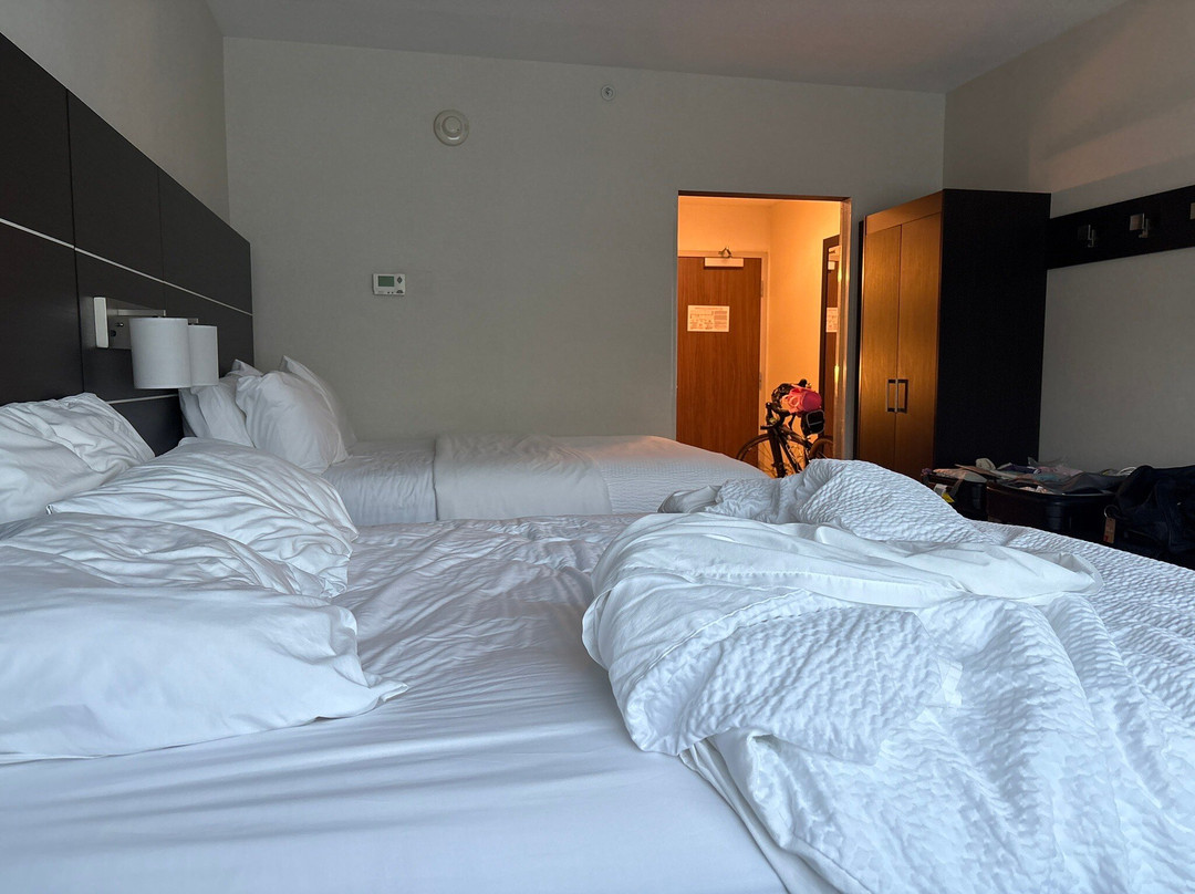 Holiday Inn Express & Suites Oswego By IHG主图