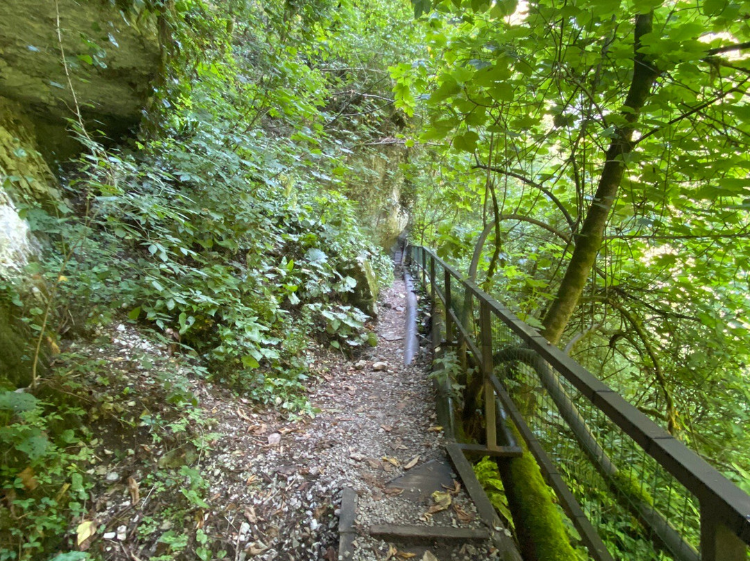 Waterfall Glubokiy Yar-Monastyr必去景点