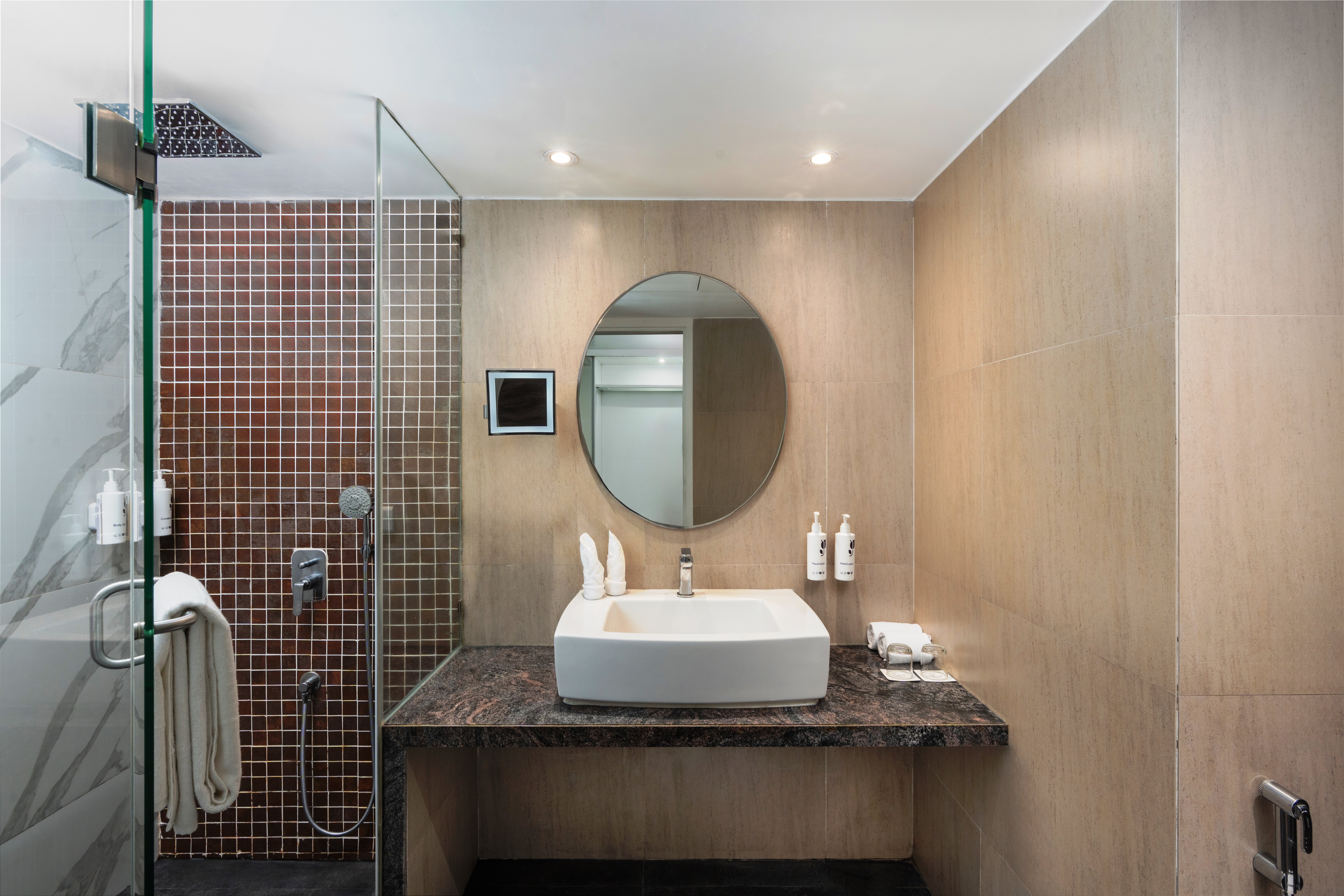 Country Inn & Suites by Radisson, Navi Mumbai-浴室