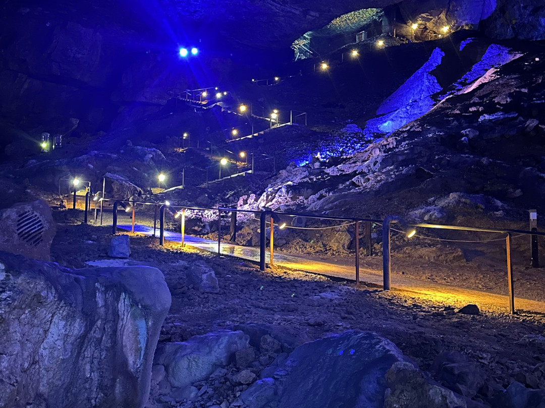 Gouffre de Poudrey-Etalans必去景点