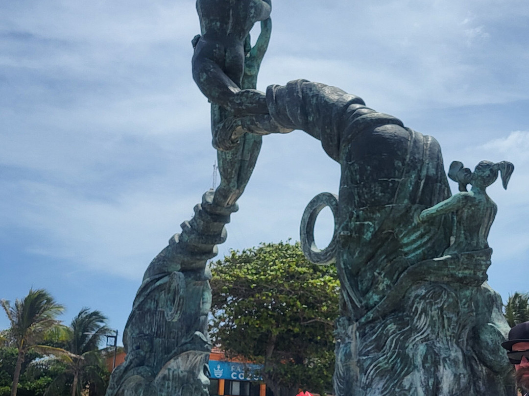 Parque Los Fundadores-普拉亚德尔卡曼必去景点