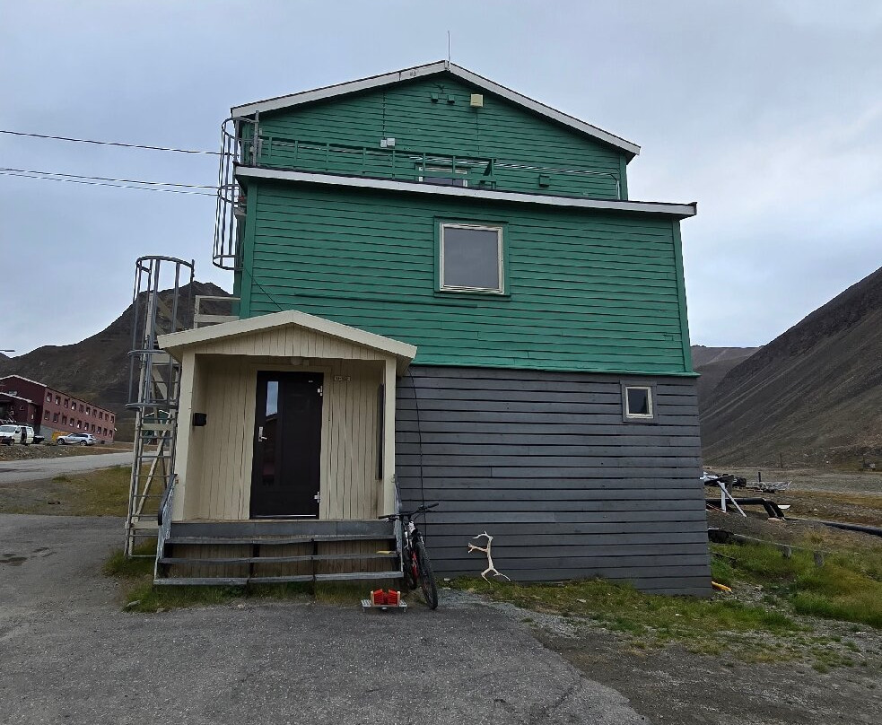 煤矿工小屋旅舍主图