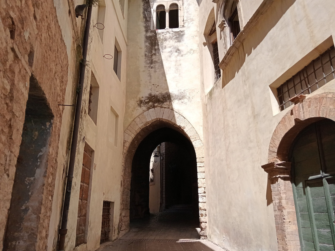 Portico Del Mostaccio-Trevi必去景点