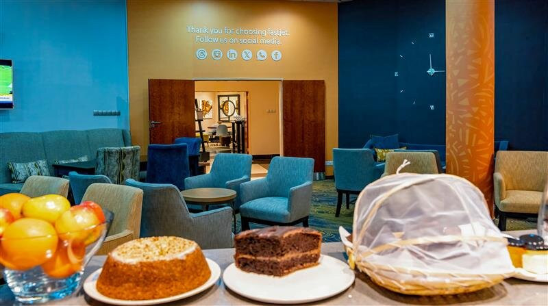 Makuwa Airport Lounge-维多利亚瀑布必去景点