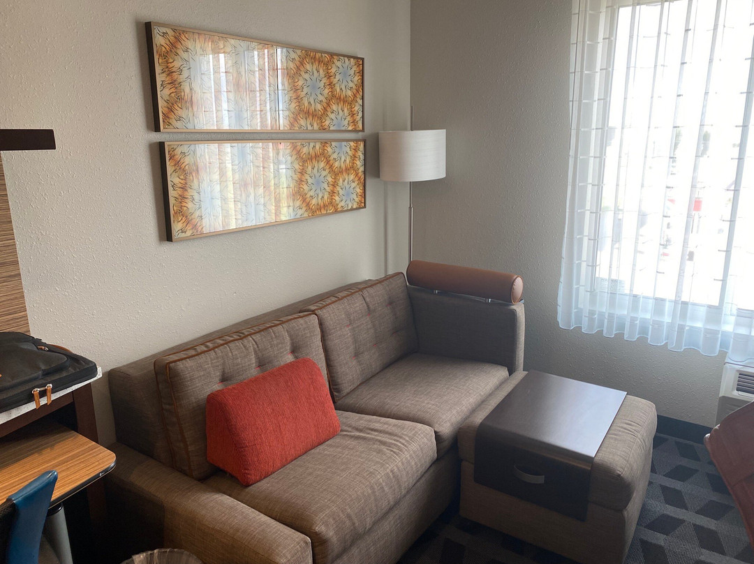 Towneplace Suites Hays主图