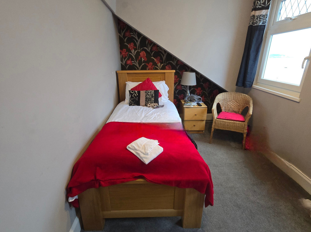 The Broom Lodge主图