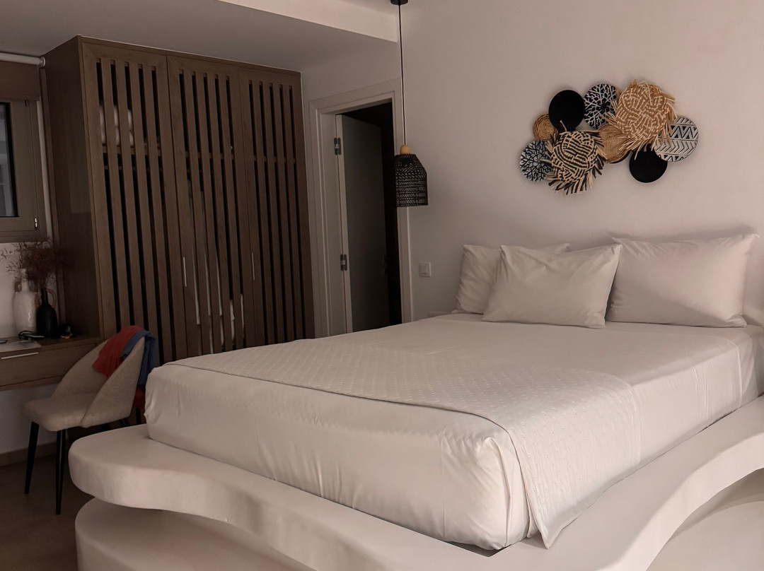 Anais Milos Suites