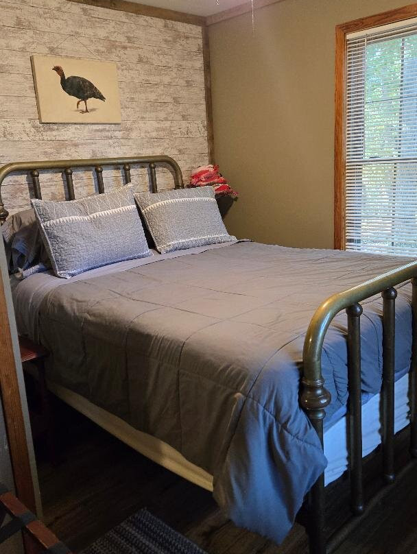 Rock Eddy Bluff Farm cabins主图