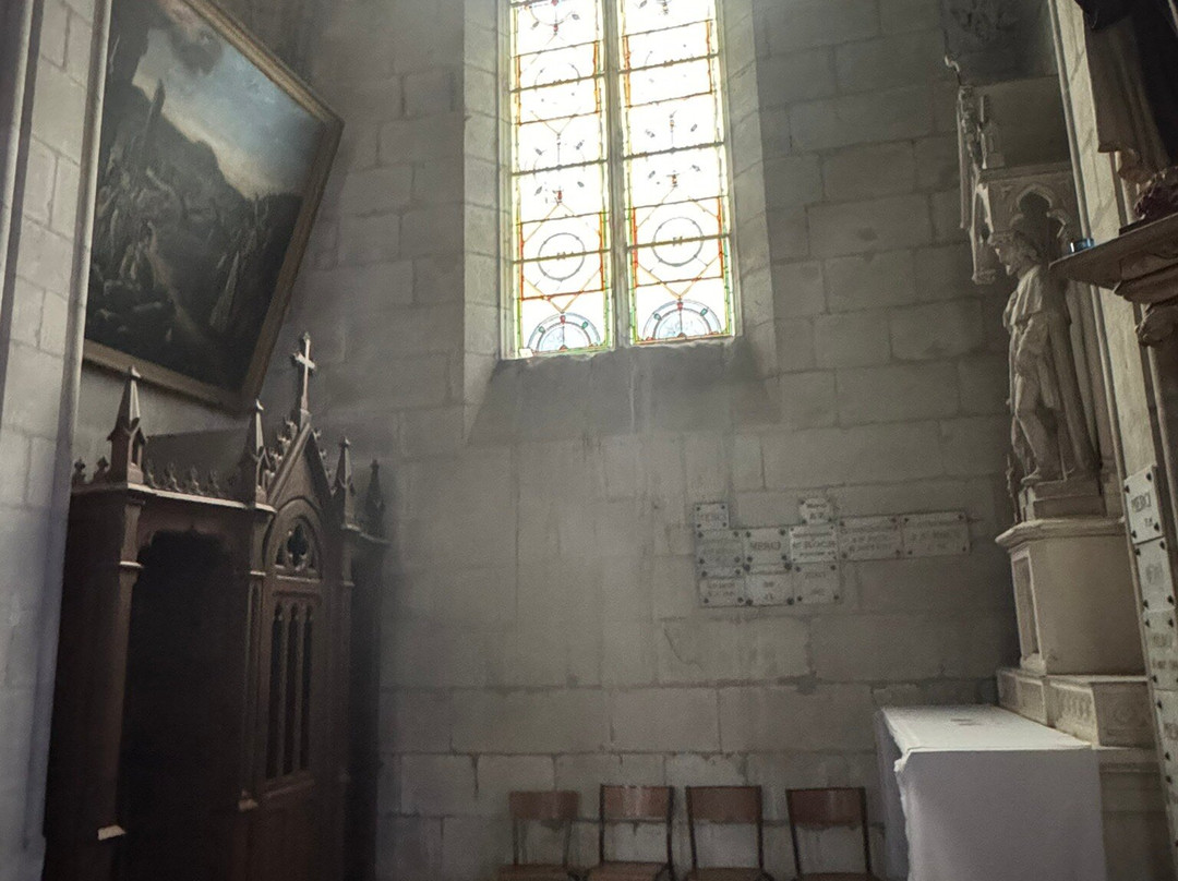 Eglise Saint Jean Baptiste-沙泰勒罗必去景点