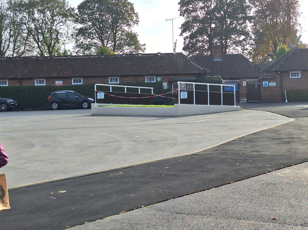 Stableside at York Racecourse主图