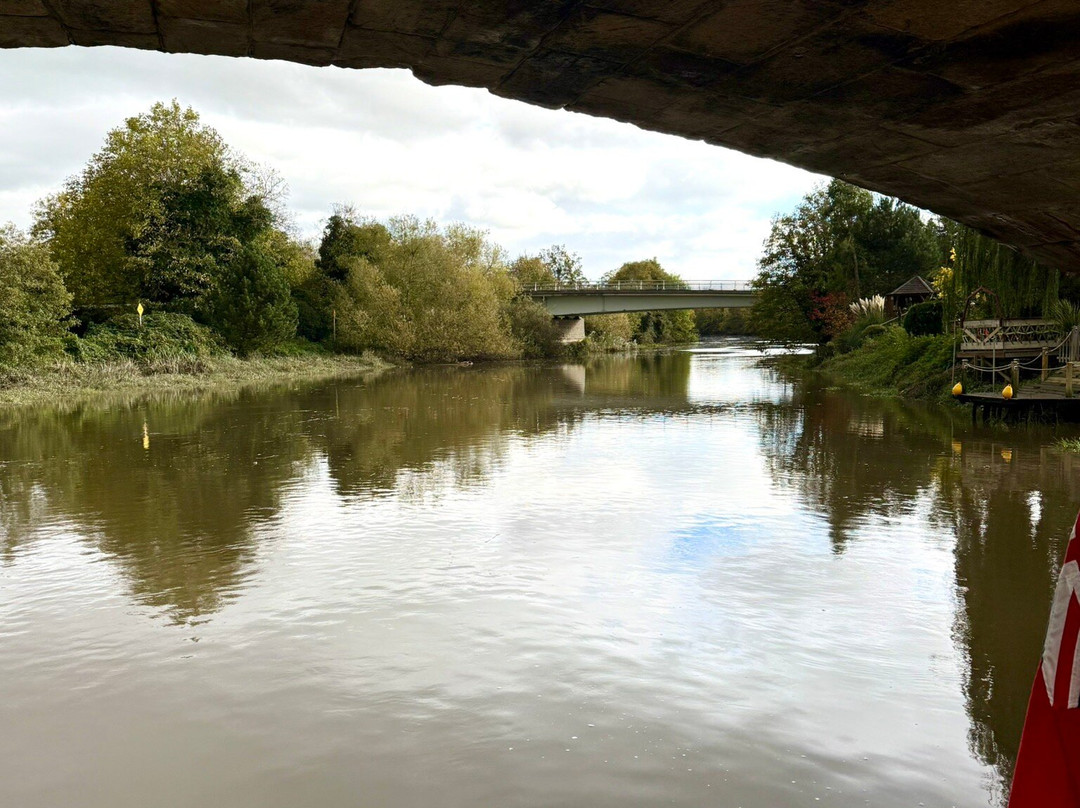 X-Pilot - Marine A Services-Queenborough必去景点