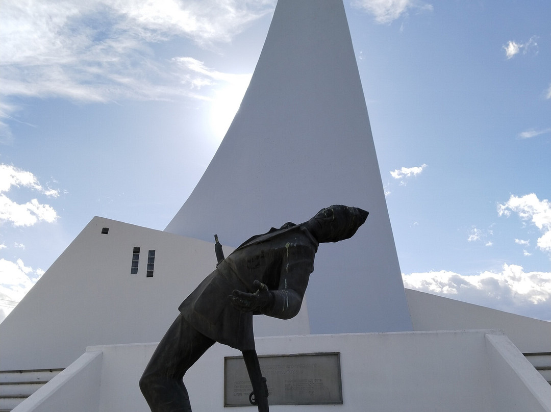 Monument for the Ipsoma 731-Trikala必去景点