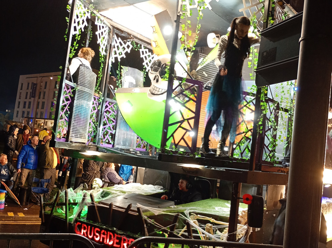 Weston-Super-Mare Carnival Procession-滨海韦斯顿必去景点