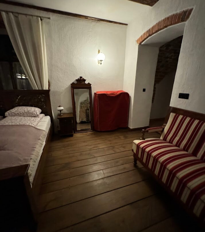 Czerwony Dworek 8主图