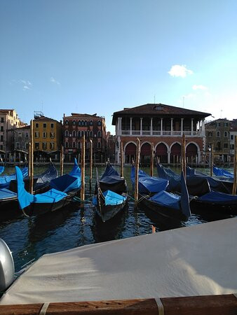 佛斯卡里宫殿酒店主图