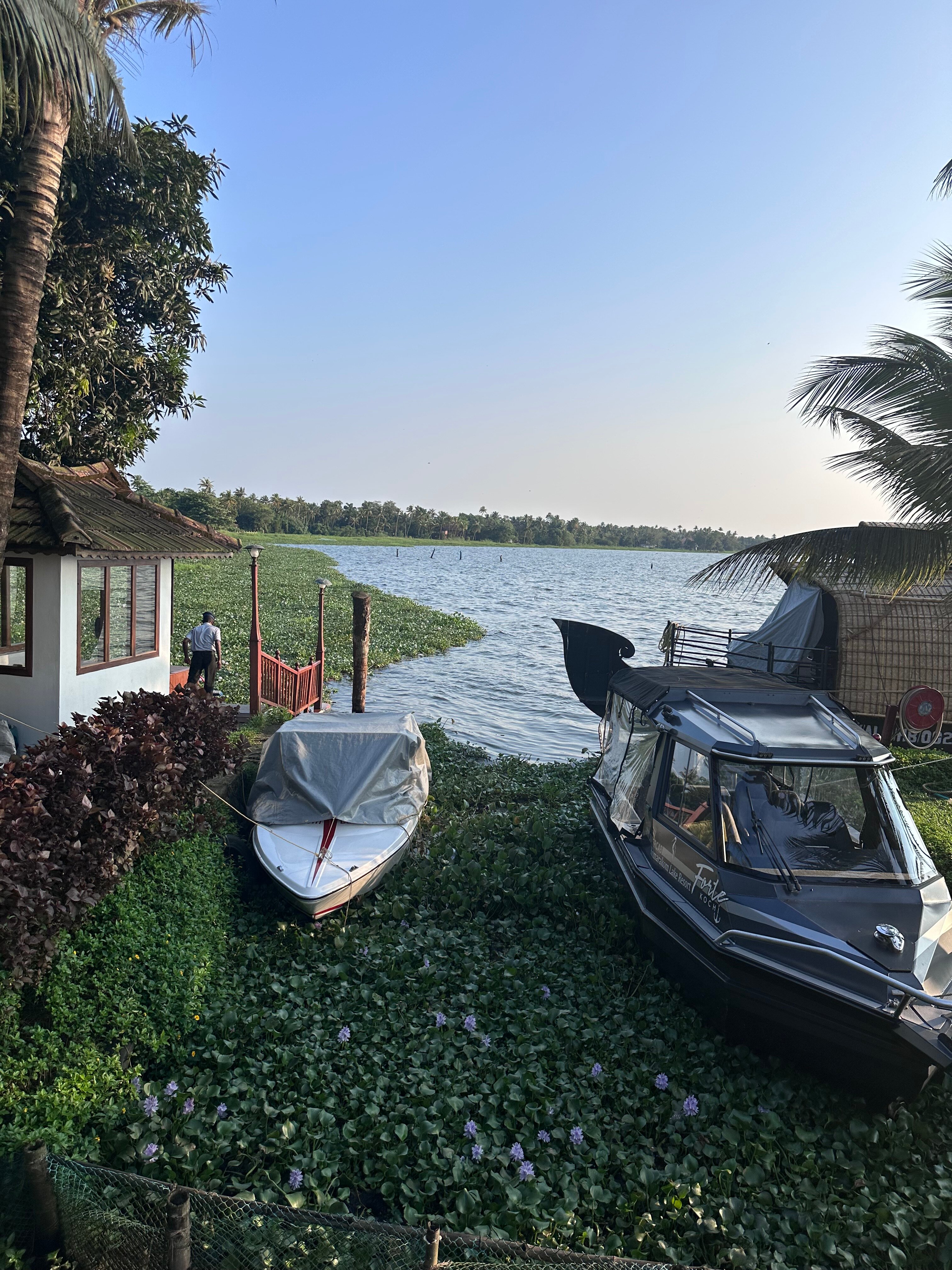 库马拉孔湖畔度假村-泳池