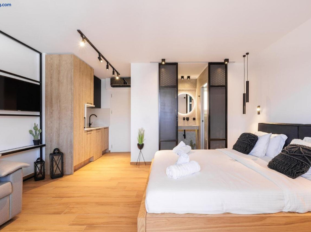 Kentro Luxury Suites