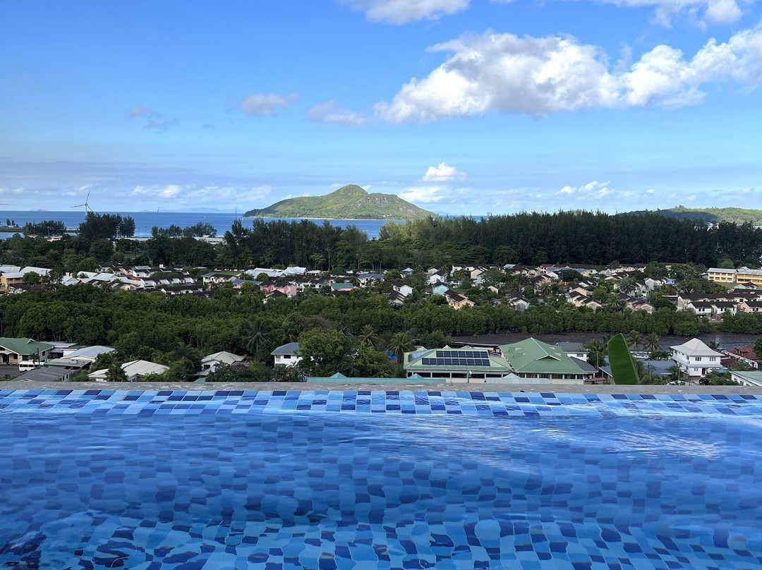 The Ridge Residence主图