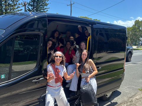 Gilly's Gateway Transfers-拜伦湾必去景点