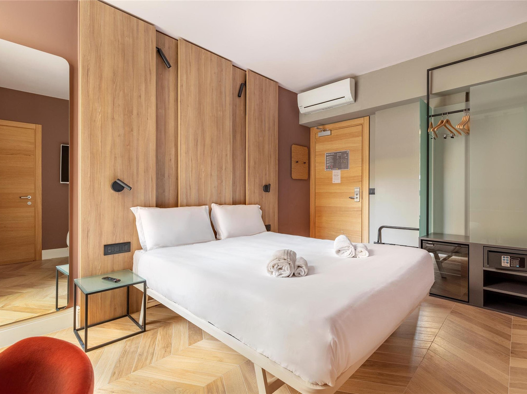 B&B HOTEL Genova City Center