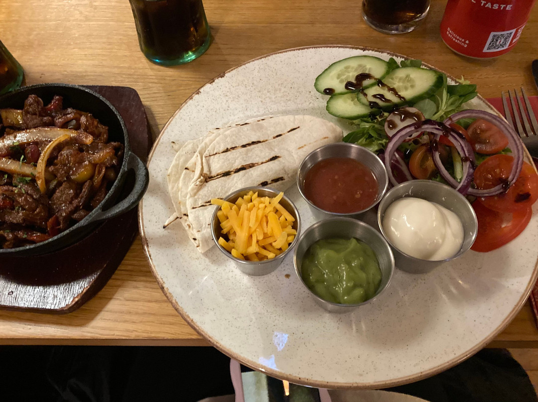 The Station Hotel Larbert主图