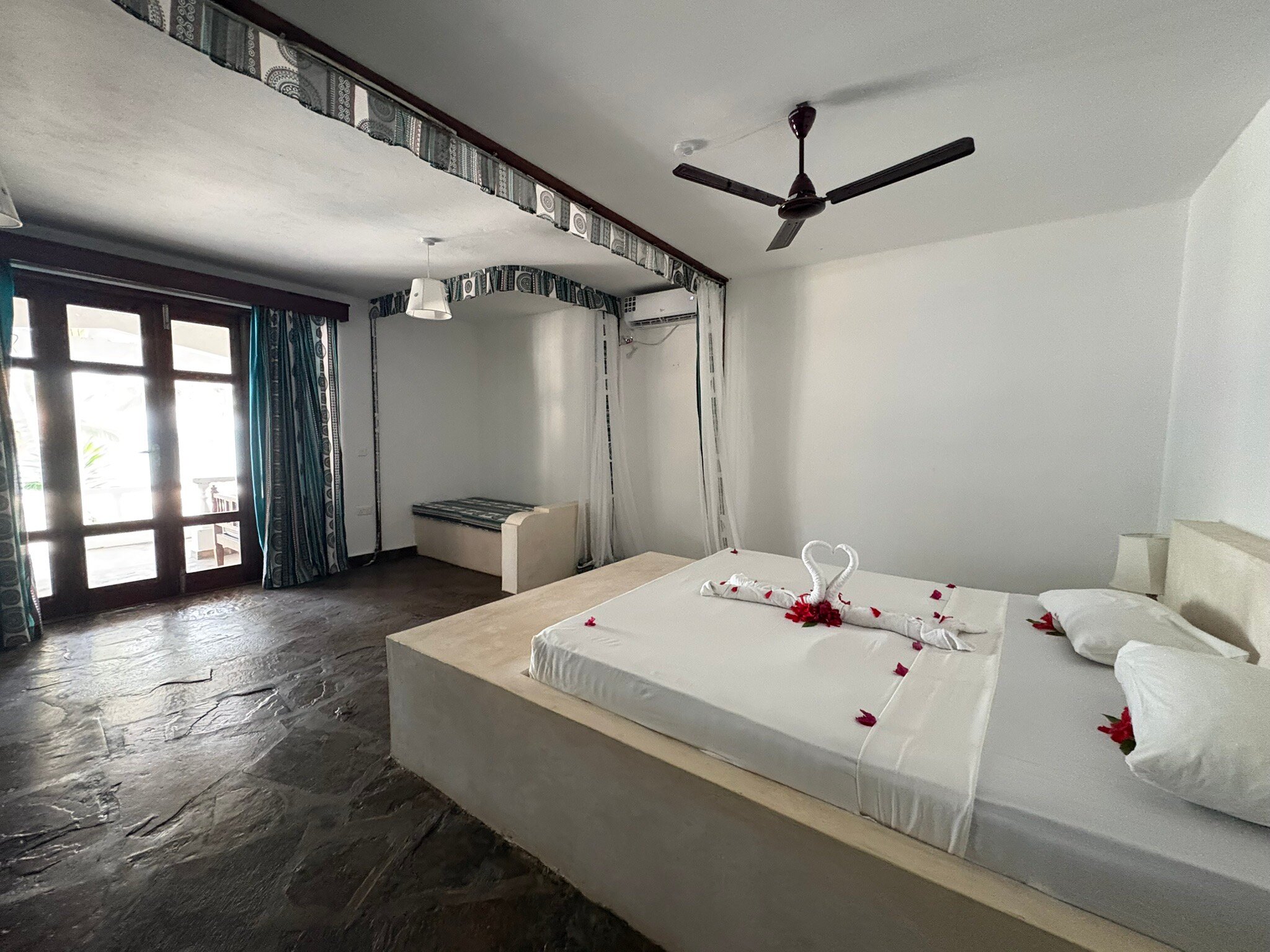 Jacaranda Beach Resort-官方