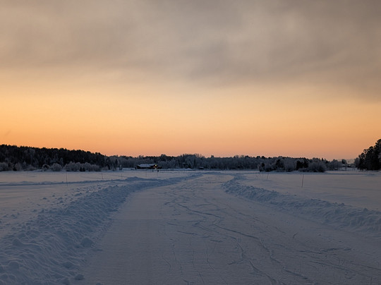 Inari Lake Skating-伊瓦洛必去景点