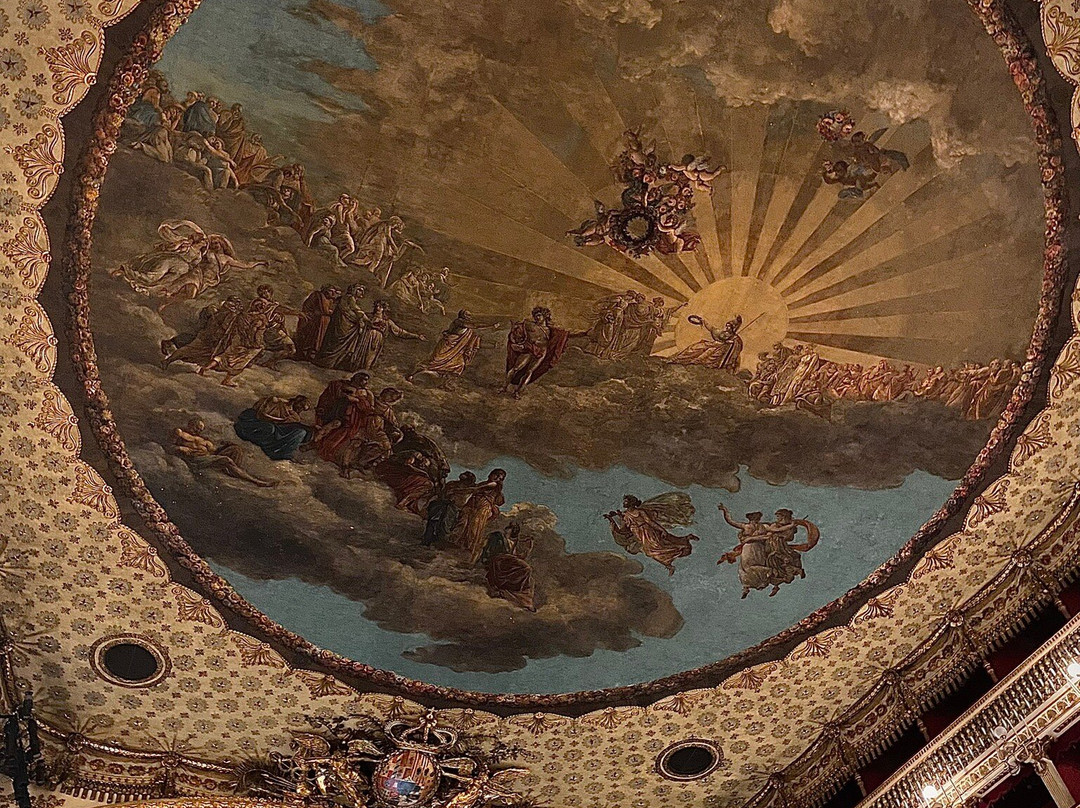 圣卡罗大剧院-那不勒斯必去景点