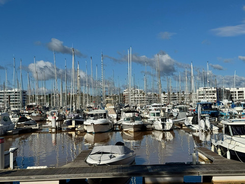 Waterfront Bar & Bistro主图