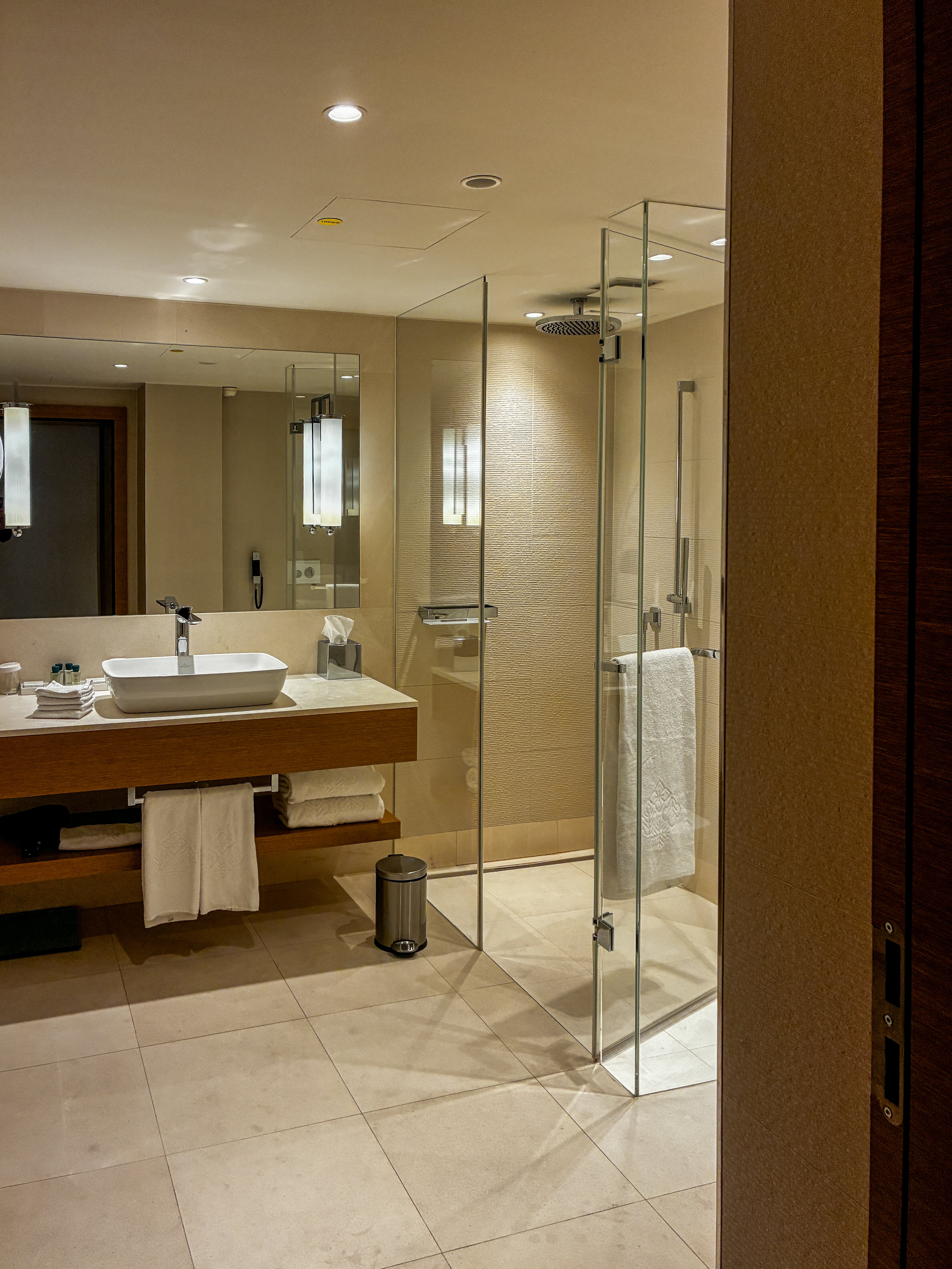 Hotel Vier Jahreszeiten Kempinski München-浴室