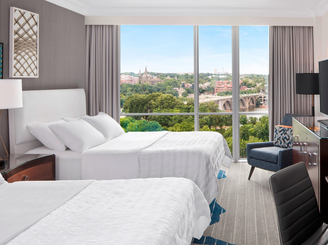 阿灵顿艾美酒店主图