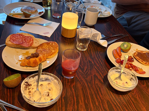 哈灵代尔松恩酒店主图