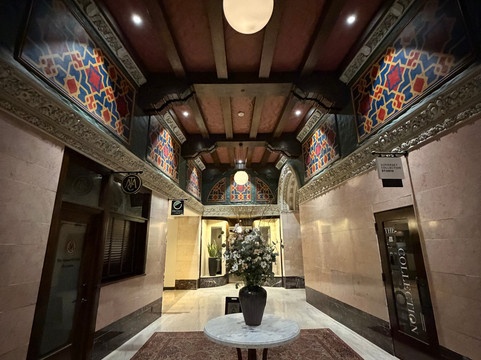 底特律大都市源宿酒店主图