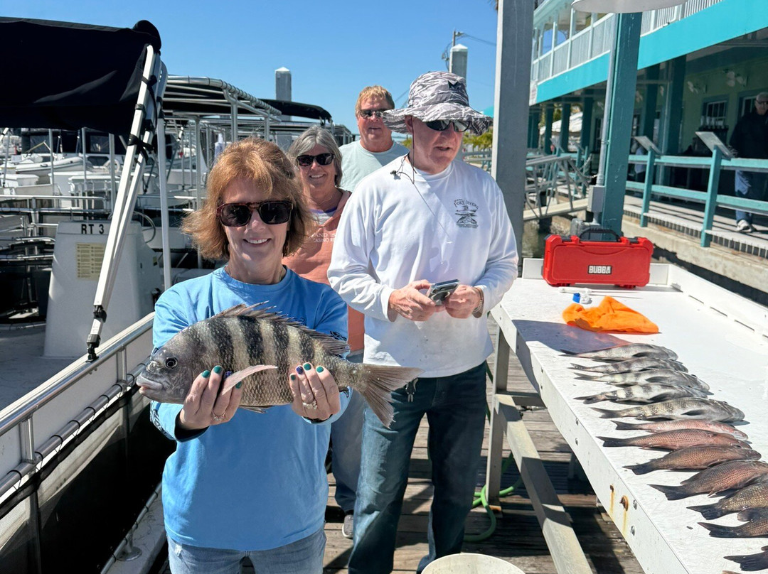 Fort Myers Fishing Adventures-迈尔斯堡海滩必去景点